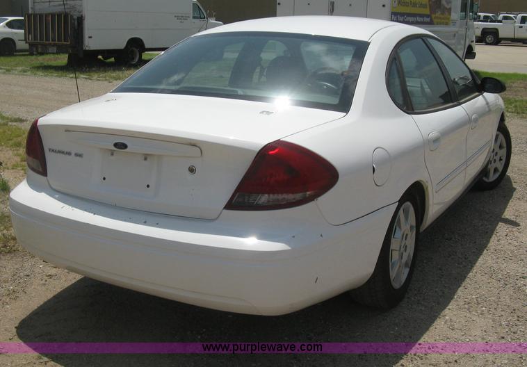 image for item H5378 2007 Ford Taurus SE