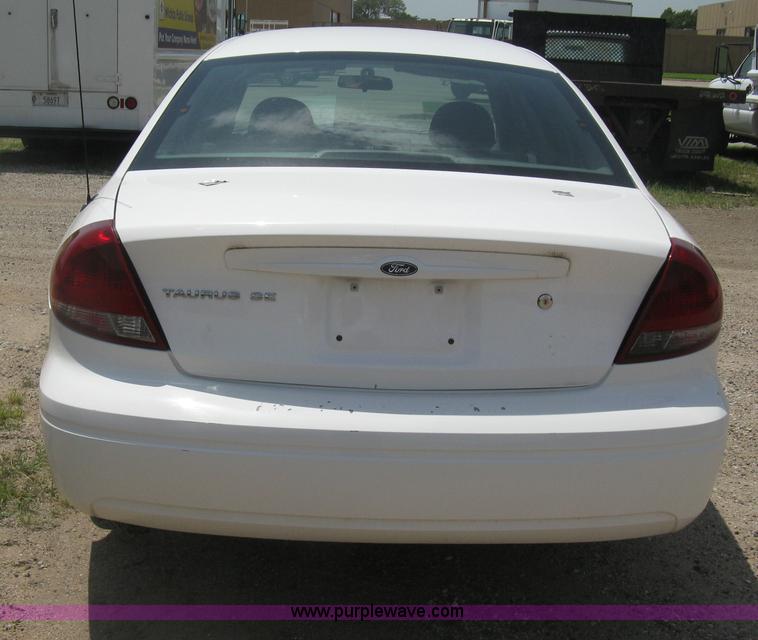 image for item H5378 2007 Ford Taurus SE