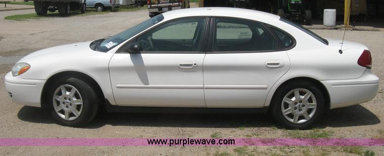 image for item H5378 2007 Ford Taurus SE