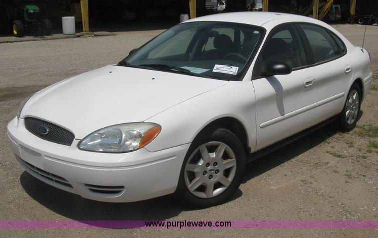 image for item H5378 2007 Ford Taurus SE
