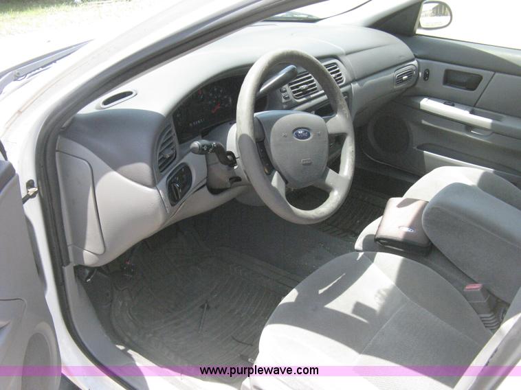image for item H5378 2007 Ford Taurus SE
