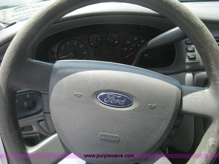 image for item H5378 2007 Ford Taurus SE