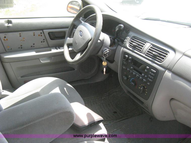 image for item H5378 2007 Ford Taurus SE