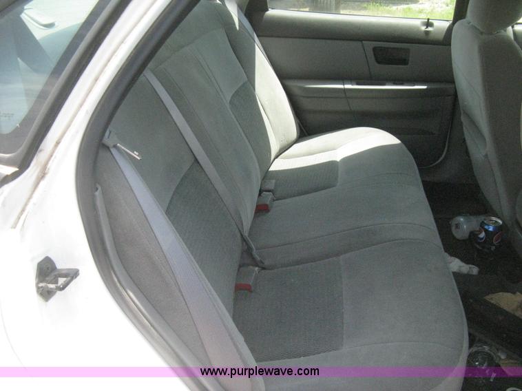 image for item H5378 2007 Ford Taurus SE