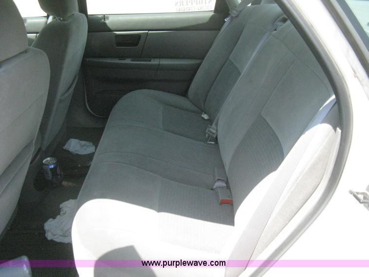 image for item H5378 2007 Ford Taurus SE