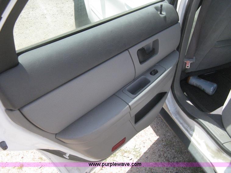 image for item H5378 2007 Ford Taurus SE