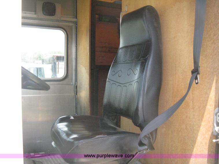 image for item H5379 2003 Workhorse P42 step van