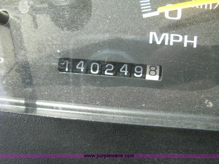 image for item H5379 2003 Workhorse P42 step van