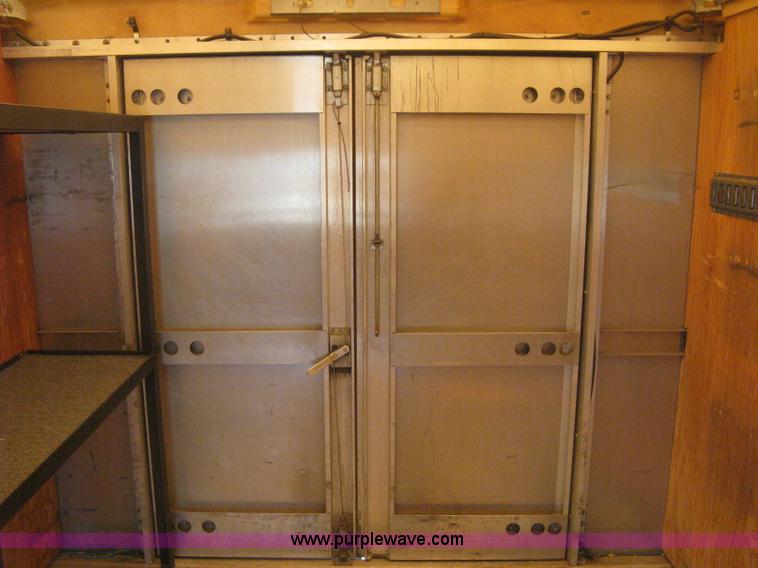 image for item H5379 2003 Workhorse P42 step van