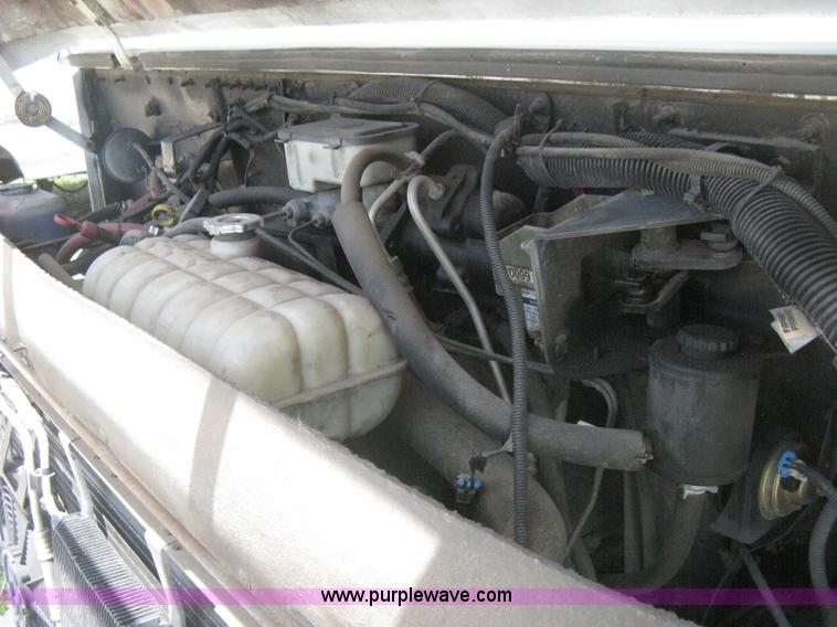 image for item H5379 2003 Workhorse P42 step van