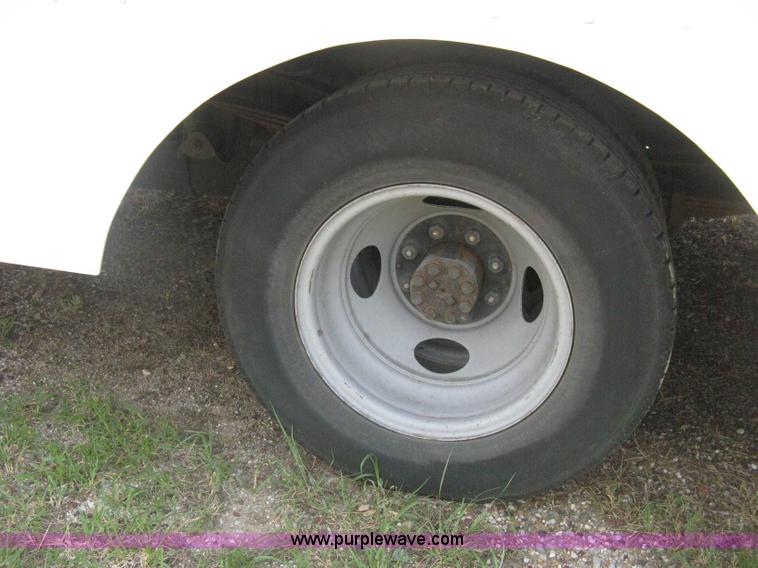 image for item H5379 2003 Workhorse P42 step van