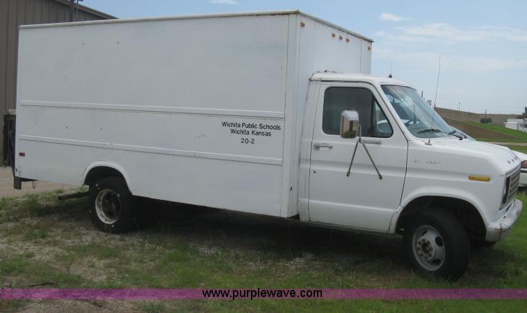image for item H5380 1982 Ford Econoline box truck