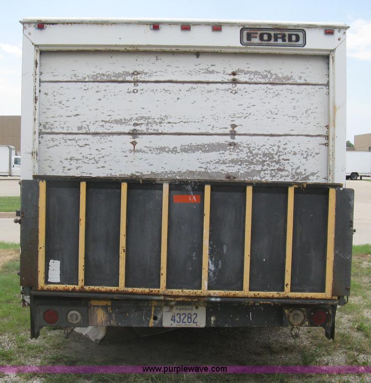 image for item H5380 1982 Ford Econoline box truck