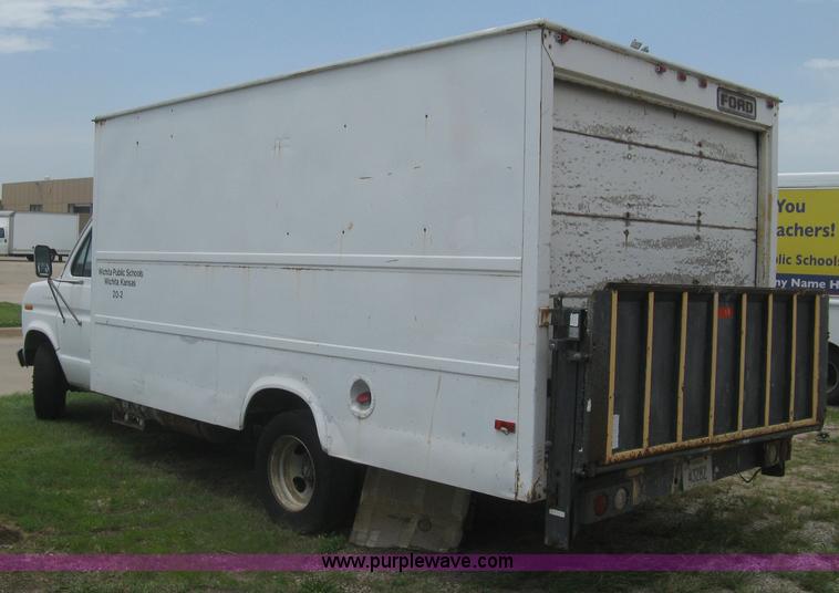 image for item H5380 1982 Ford Econoline box truck