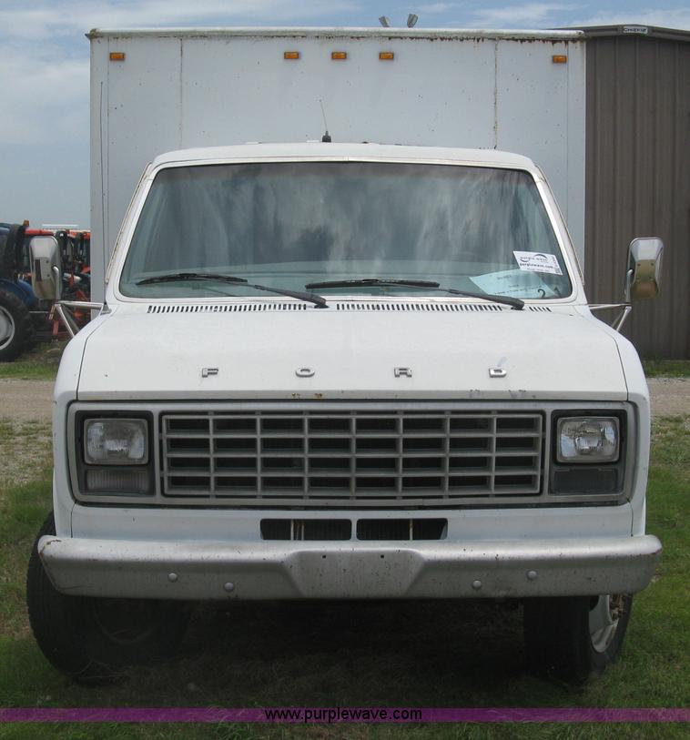 image for item H5380 1982 Ford Econoline box truck