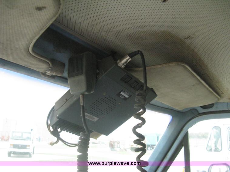 image for item H5380 1982 Ford Econoline box truck