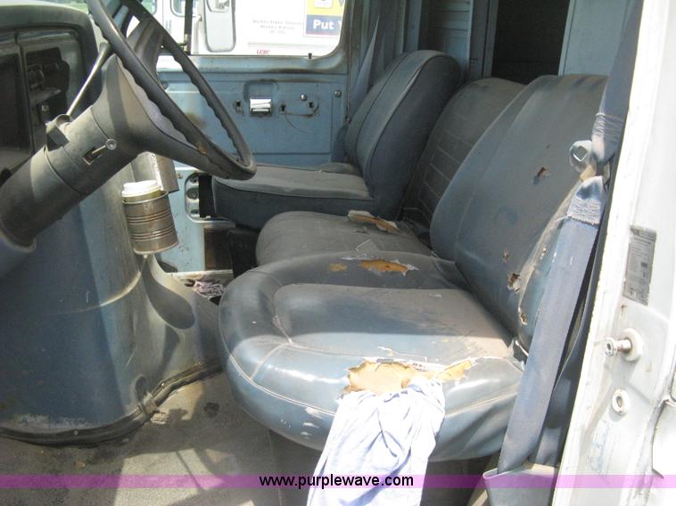 image for item H5380 1982 Ford Econoline box truck