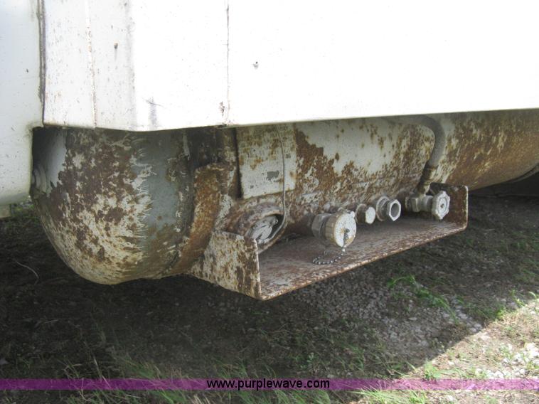 image for item H5380 1982 Ford Econoline box truck