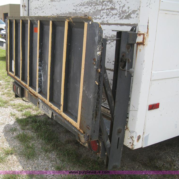 image for item H5380 1982 Ford Econoline box truck