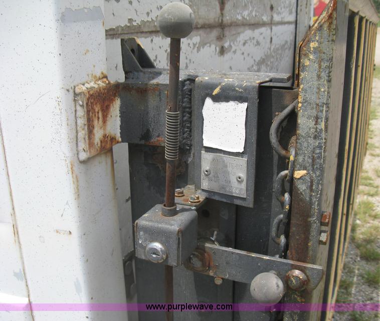 image for item H5380 1982 Ford Econoline box truck