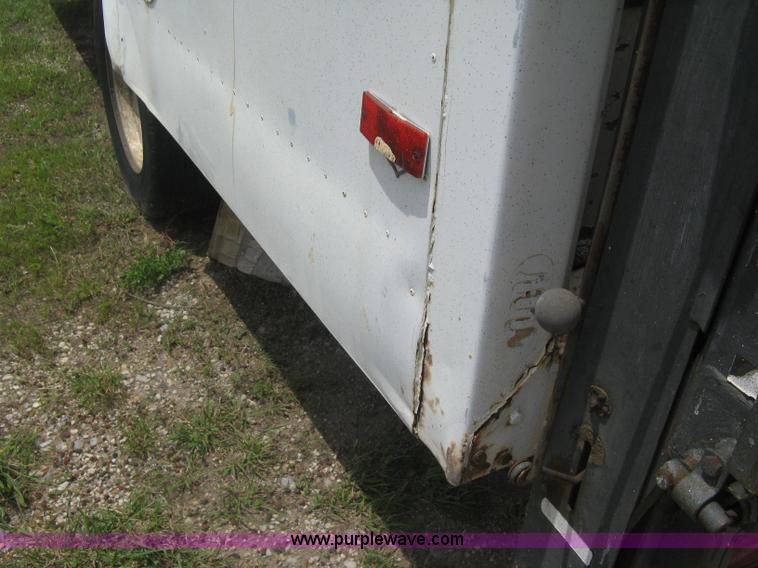 image for item H5380 1982 Ford Econoline box truck