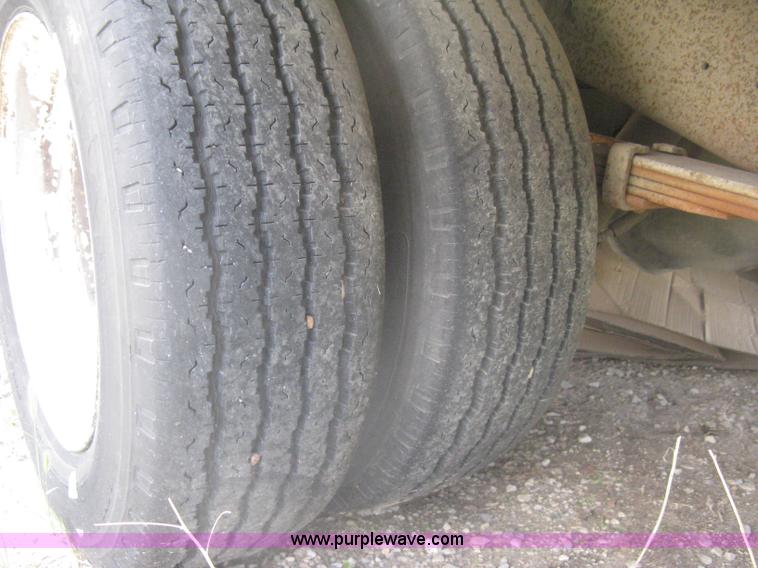 image for item H5380 1982 Ford Econoline box truck