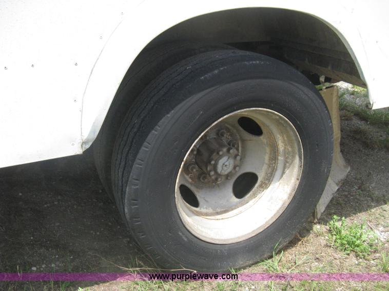 image for item H5380 1982 Ford Econoline box truck