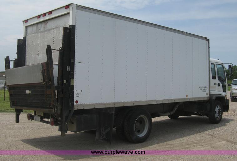 image for item H5382 1999 GMC T6500 box truck
