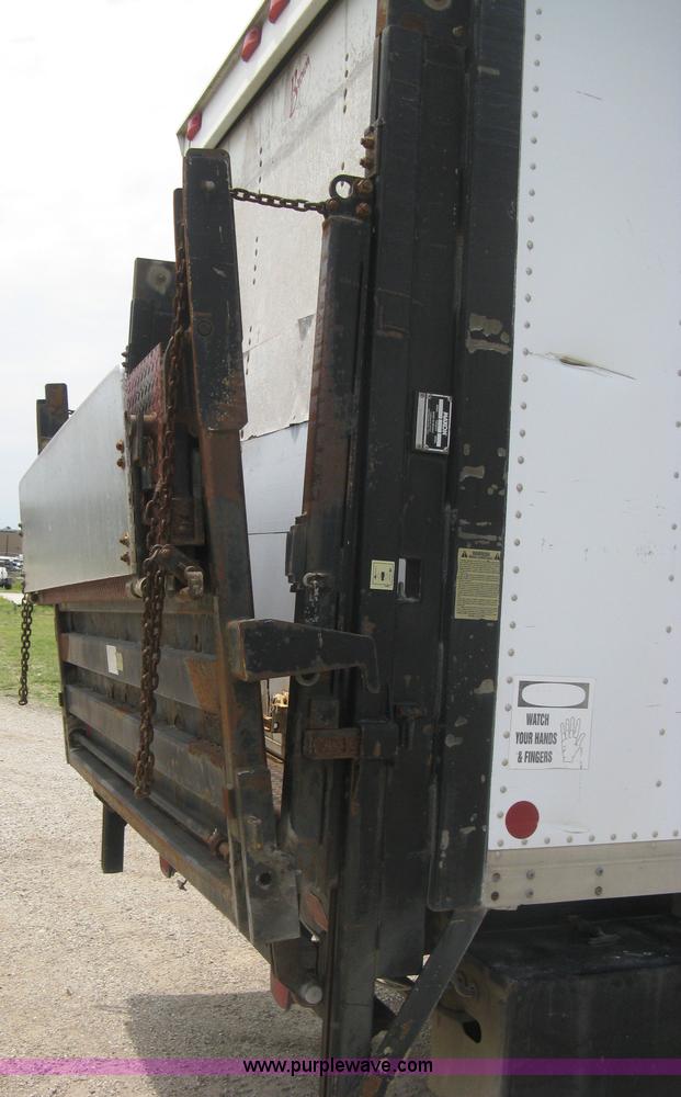 image for item H5382 1999 GMC T6500 box truck