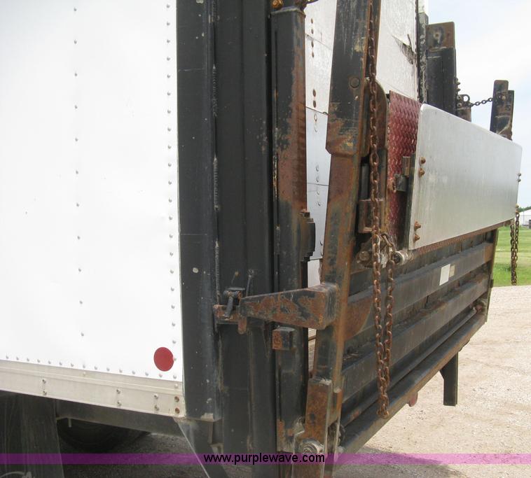 image for item H5382 1999 GMC T6500 box truck