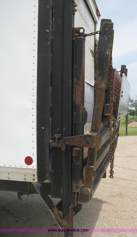 image for item H5382 1999 GMC T6500 box truck