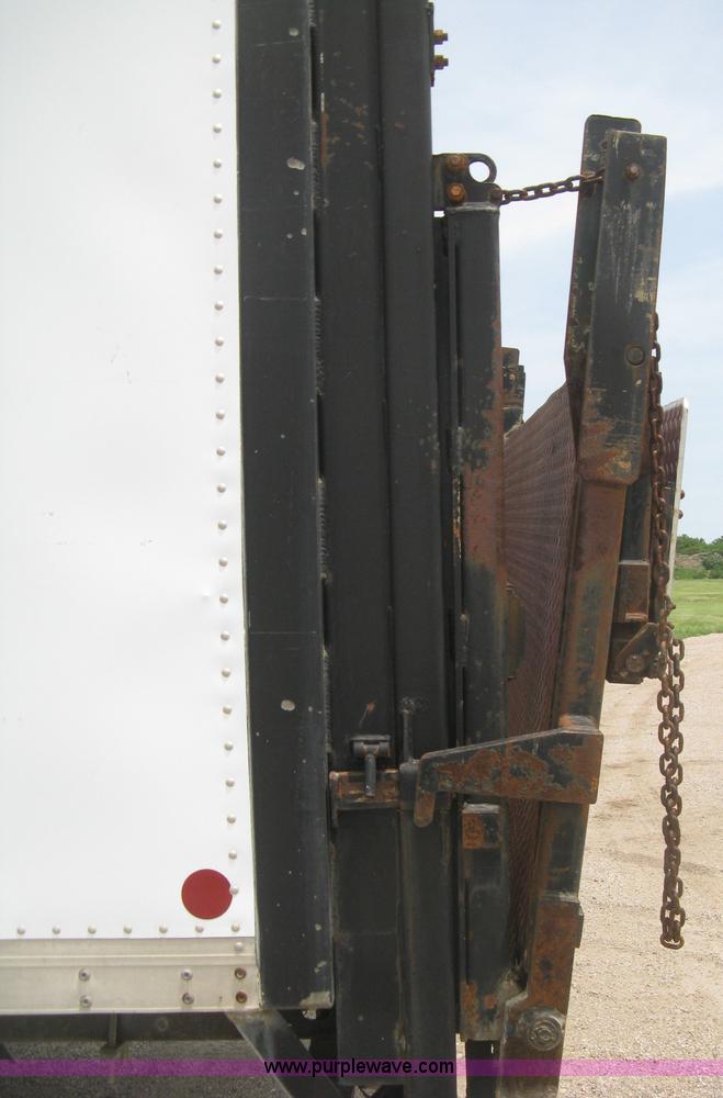 image for item H5382 1999 GMC T6500 box truck