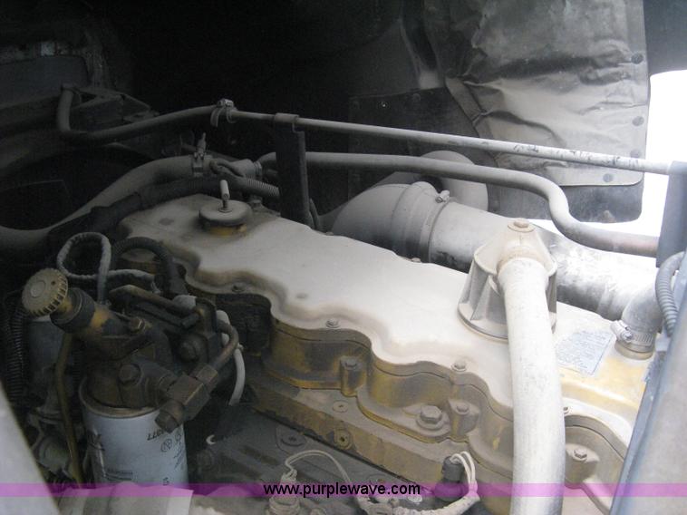 image for item H5382 1999 GMC T6500 box truck