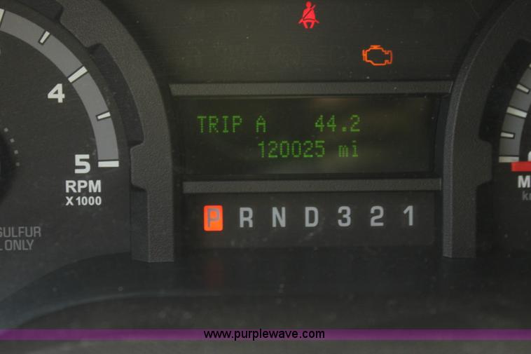 image for item H5387 2010 Ford E450 ambulance