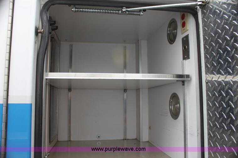 image for item H5387 2010 Ford E450 ambulance