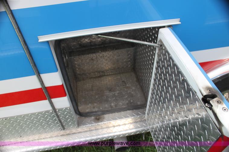 image for item H5387 2010 Ford E450 ambulance