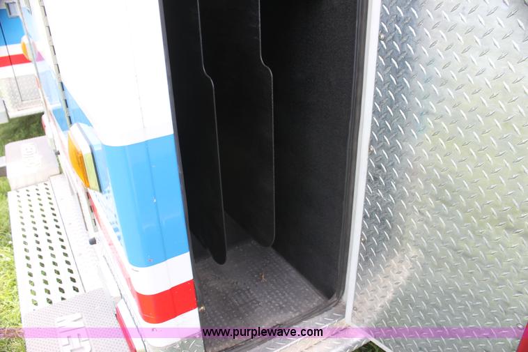 image for item H5387 2010 Ford E450 ambulance