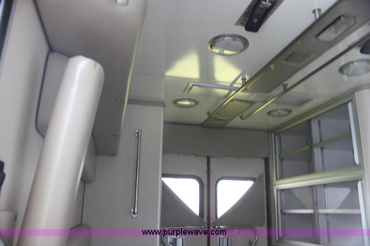 image for item H5387 2010 Ford E450 ambulance