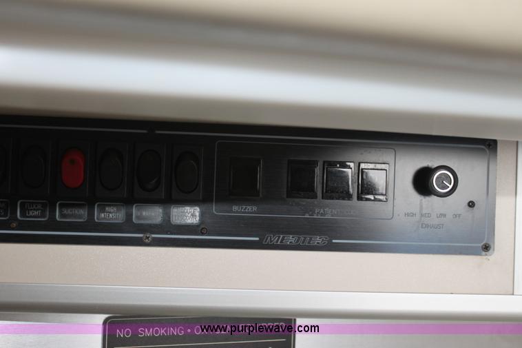 image for item H5387 2010 Ford E450 ambulance