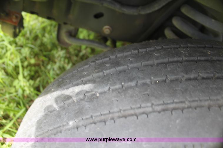 image for item H5387 2010 Ford E450 ambulance