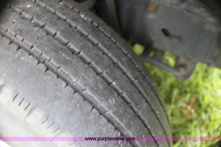 image for item H5387 2010 Ford E450 ambulance