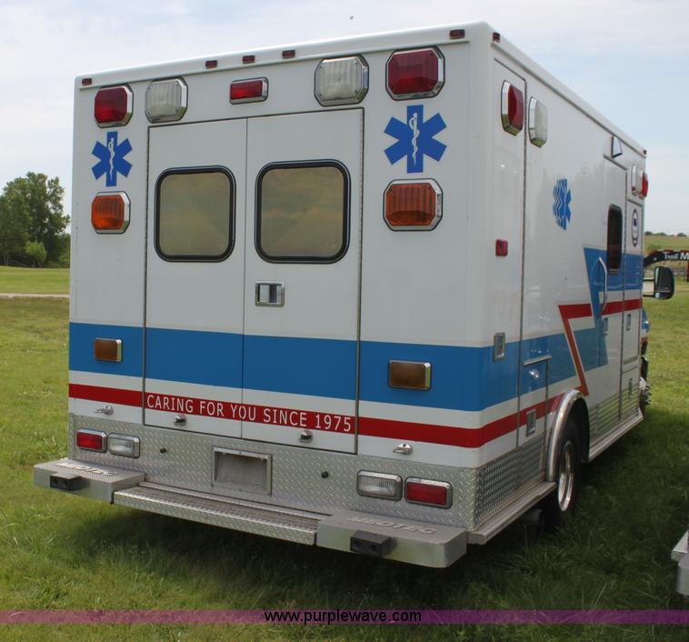 image for item H5388 2009 Ford E450 Super Duty ambulance