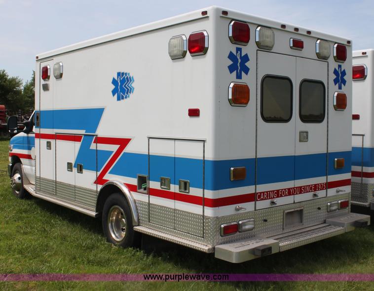 image for item H5388 2009 Ford E450 Super Duty ambulance