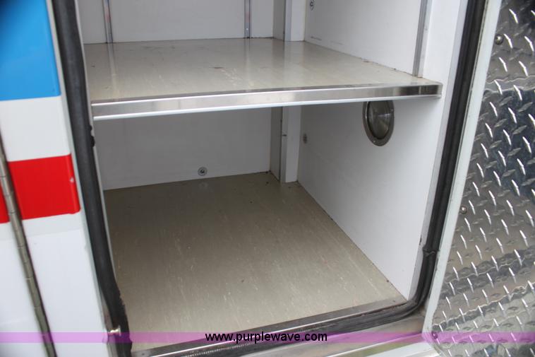 image for item H5388 2009 Ford E450 Super Duty ambulance