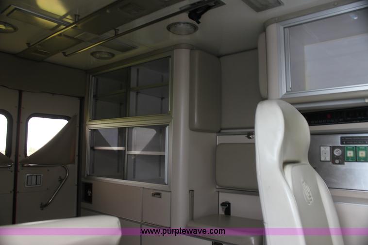 image for item H5388 2009 Ford E450 Super Duty ambulance