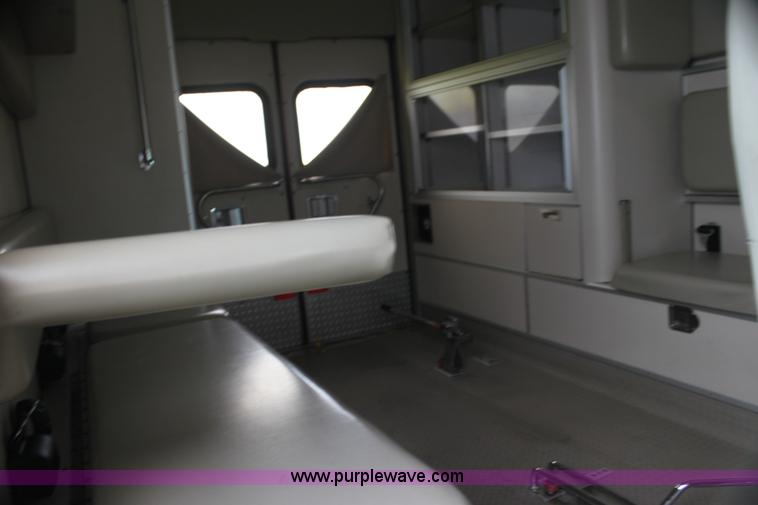 image for item H5388 2009 Ford E450 Super Duty ambulance