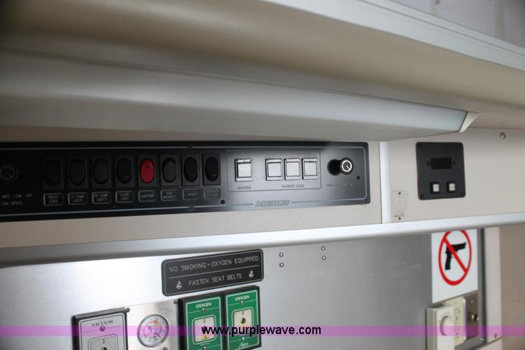 image for item H5388 2009 Ford E450 Super Duty ambulance