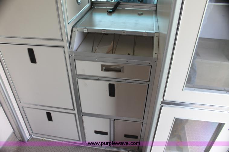 image for item H5389 2009 Ford E450 ambulance