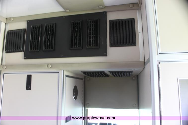 image for item H5389 2009 Ford E450 ambulance