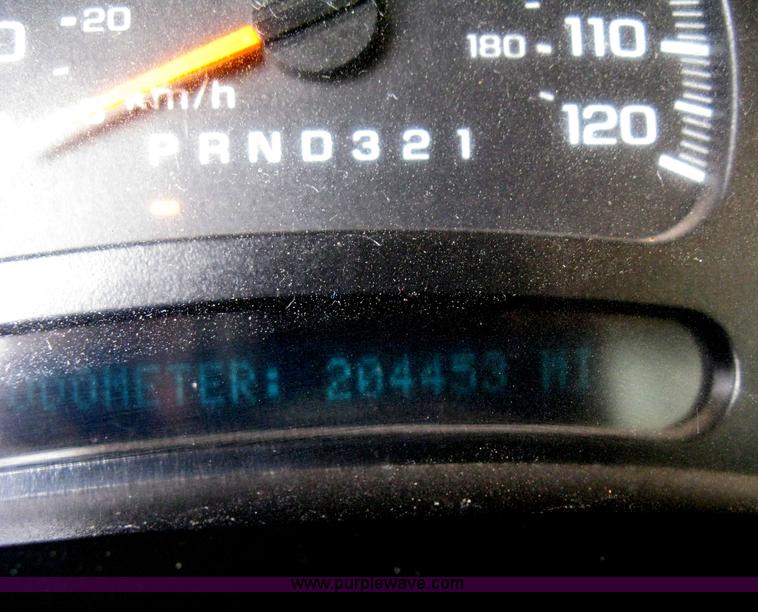 image for item H5398 2006 Chevrolet Silverado 2500HD pickup truck